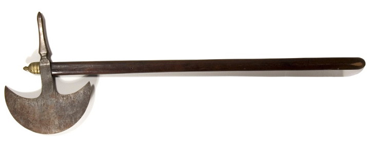 Оружие рыцарей из коллекции замка Дин