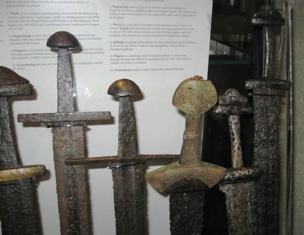 каролингский меч из Суонтаки в музее