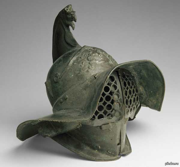 Шлем гладиатора с гребнем-грифоном